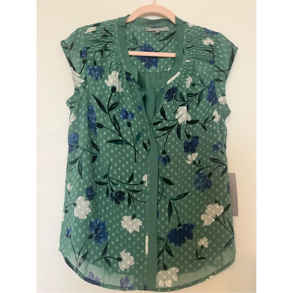 Danielle Rainn Floral Print Swiss Dot Cap Sleeve Blouse NEW